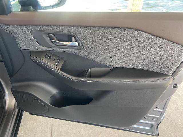 Certified 2023 Nissan Rogue SV image 23