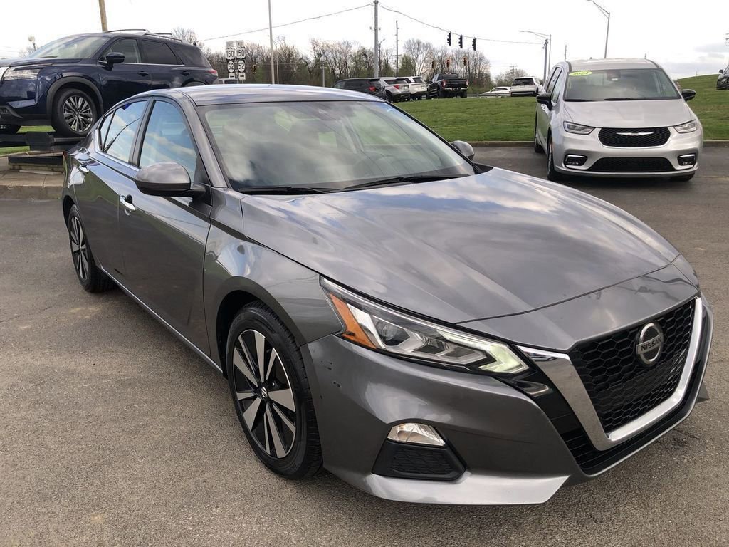 Used 2022 Nissan Altima 2.5 SV FWD image 15