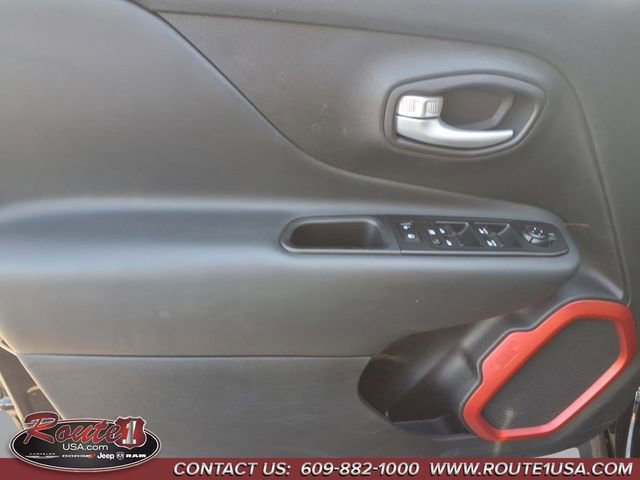 Used 2023 Jeep Renegade Trailhawk AWD/4WD image 27