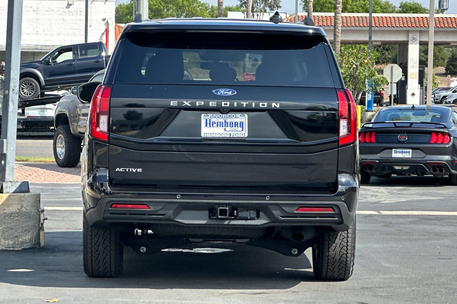 New 2025 Ford Expedition Active image 5