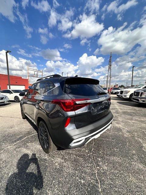 Used 2023 Kia Seltos Nightfall Edition image 9