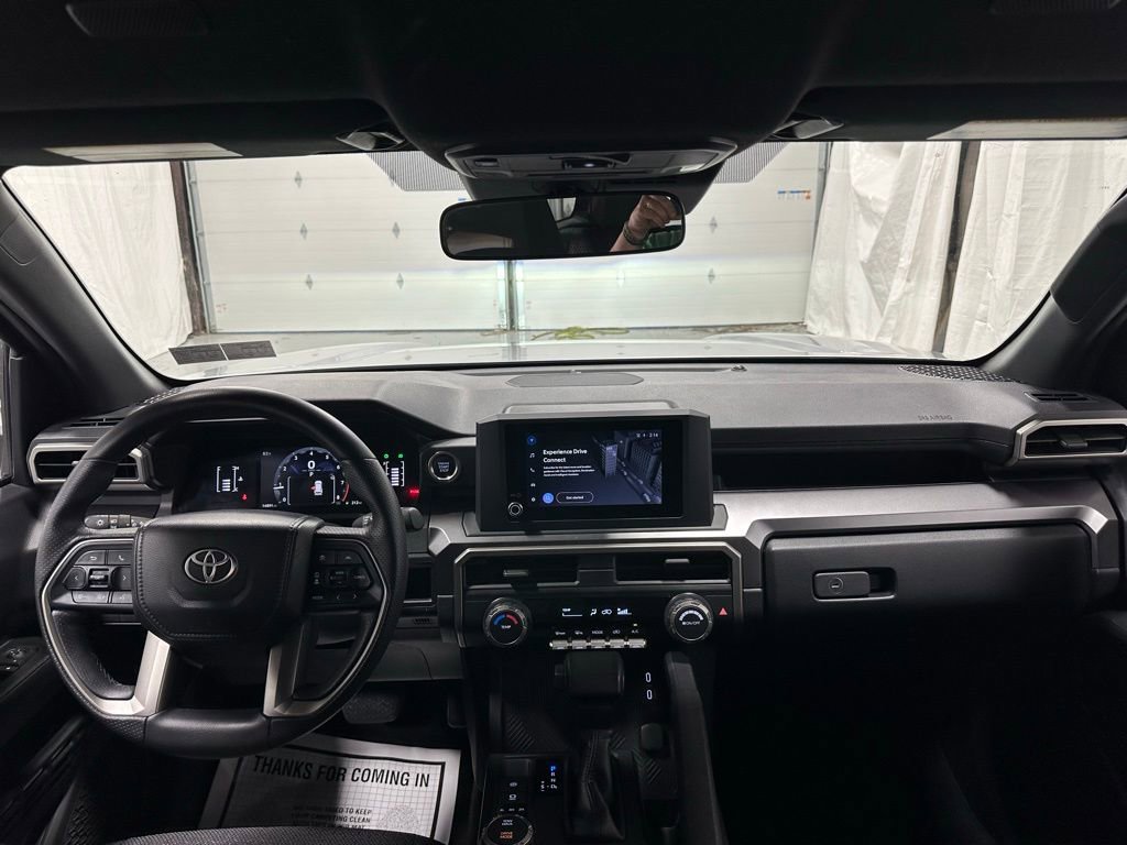 Used 2025 Toyota 4Runner SR5 AWD/4WD image 40