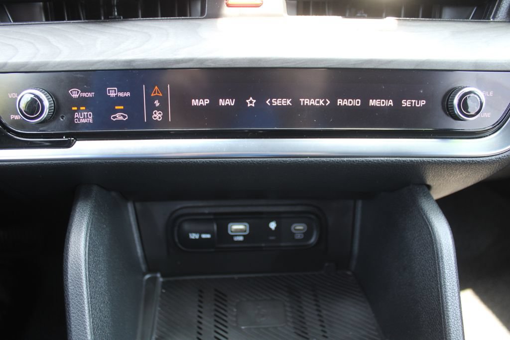 Certified 2025 Kia Sportage X-Line w/ Premium Package AWD/4WD image 40