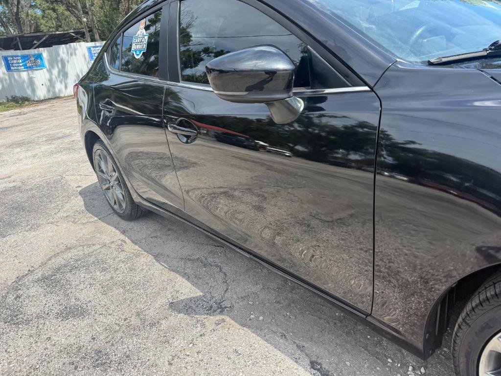 Used 2018 MAZDA MAZDA3 Touring FWD image 5