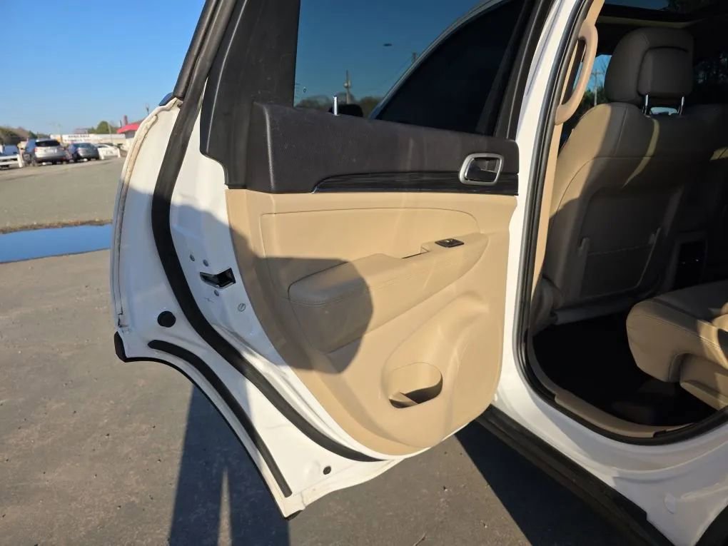 Used 2019 Jeep Grand Cherokee Limited w/ Luxury Group II image 47