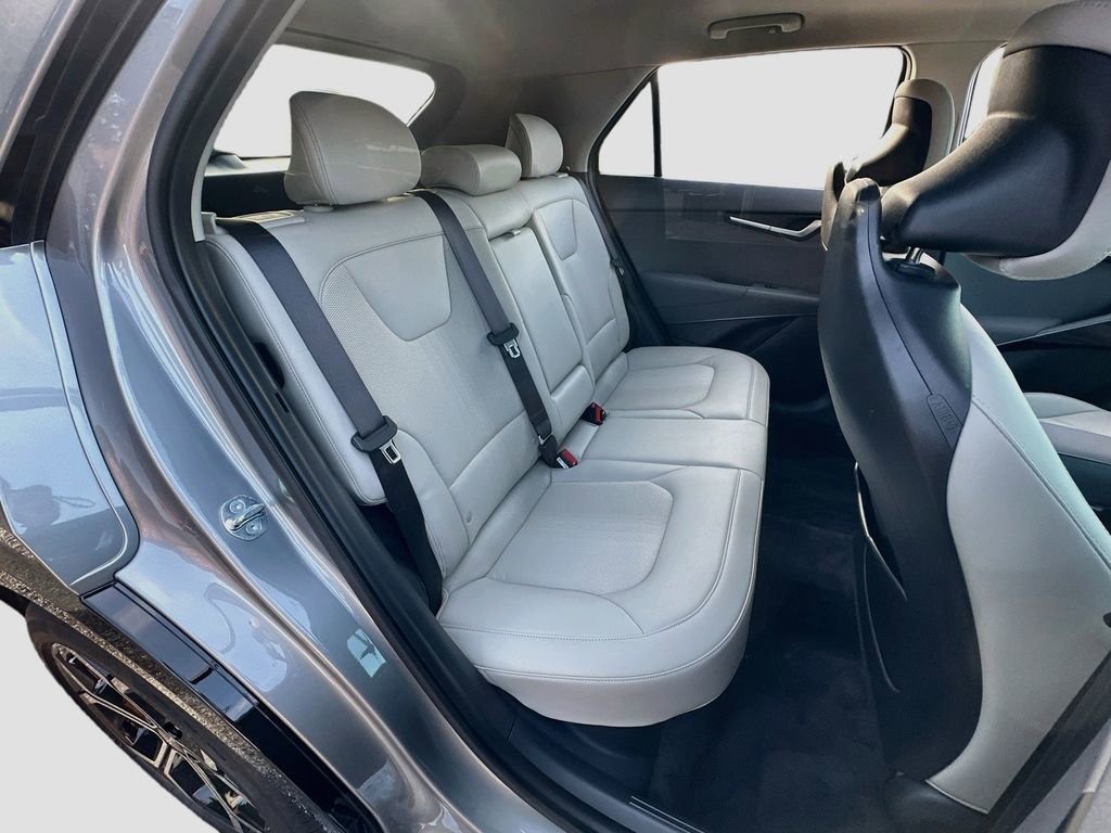 Certified 2025 Kia Niro EX Touring FWD image 27