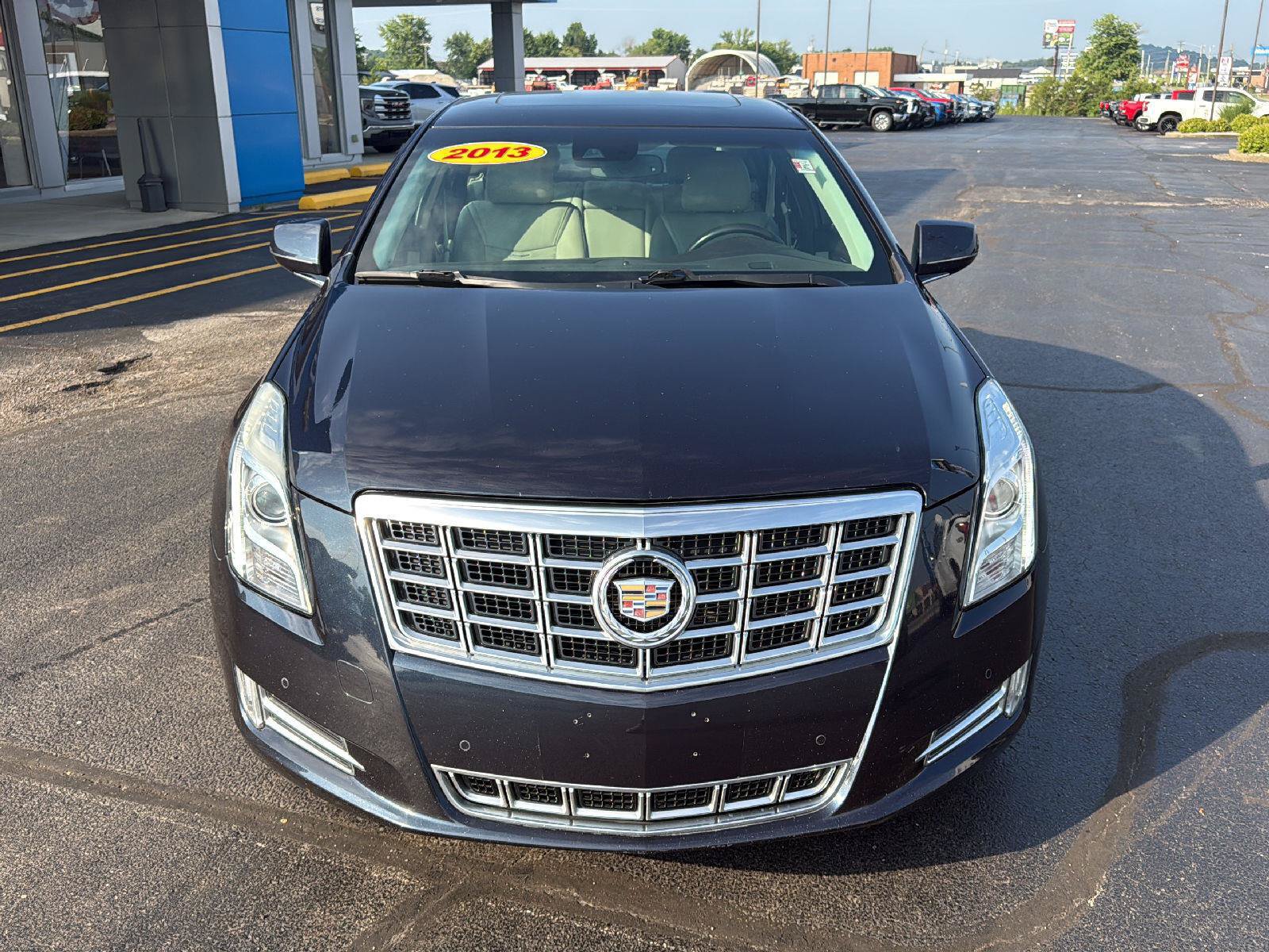 Used 2013 Cadillac XTS Luxury w/ Driver Awareness Package FWD image 8