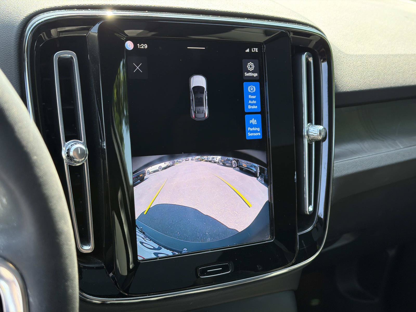 Certified 2023 Volvo C40 Recharge Core w/ Protection Package Premier AWD/4WD image 7