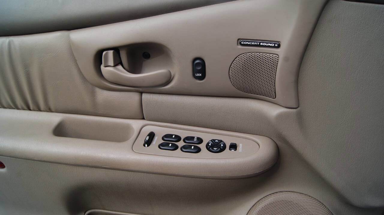 Used 2002 Buick Century Custom image 14