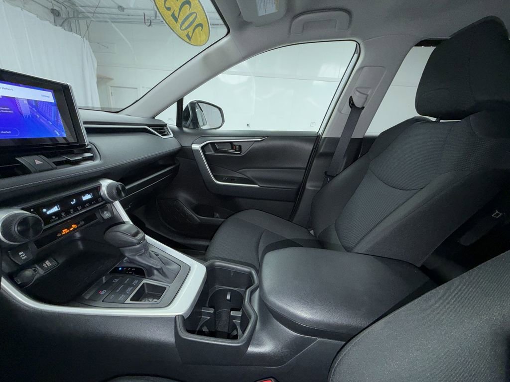 Used 2025 Toyota RAV4 LE image 25