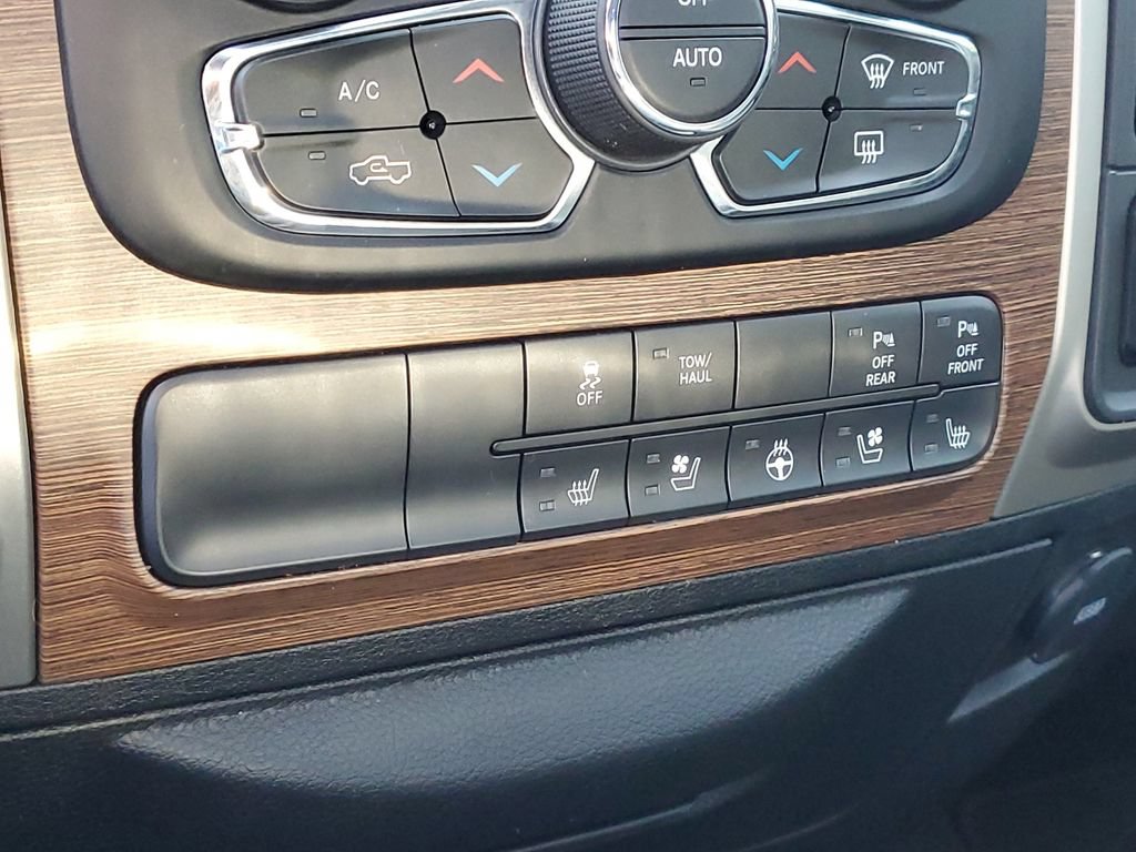 Used 2017 RAM 1500 Laramie AWD/4WD image 29