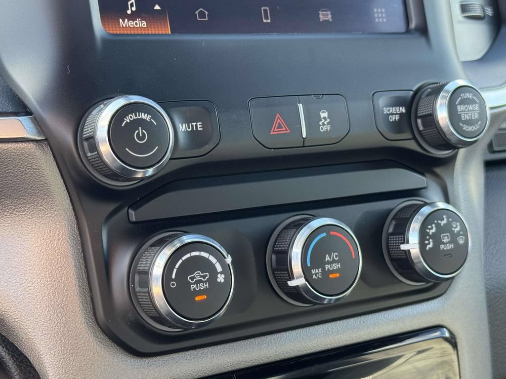 Used 2024 RAM 3500 Big Horn AWD/4WD image 19
