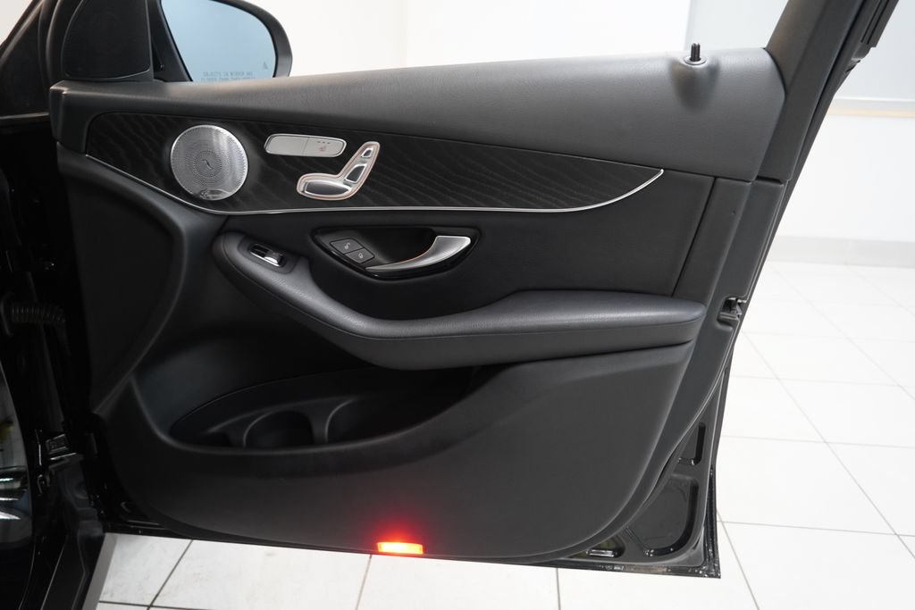 Used 2016 Mercedes-Benz GLC 300 4MATIC image 35