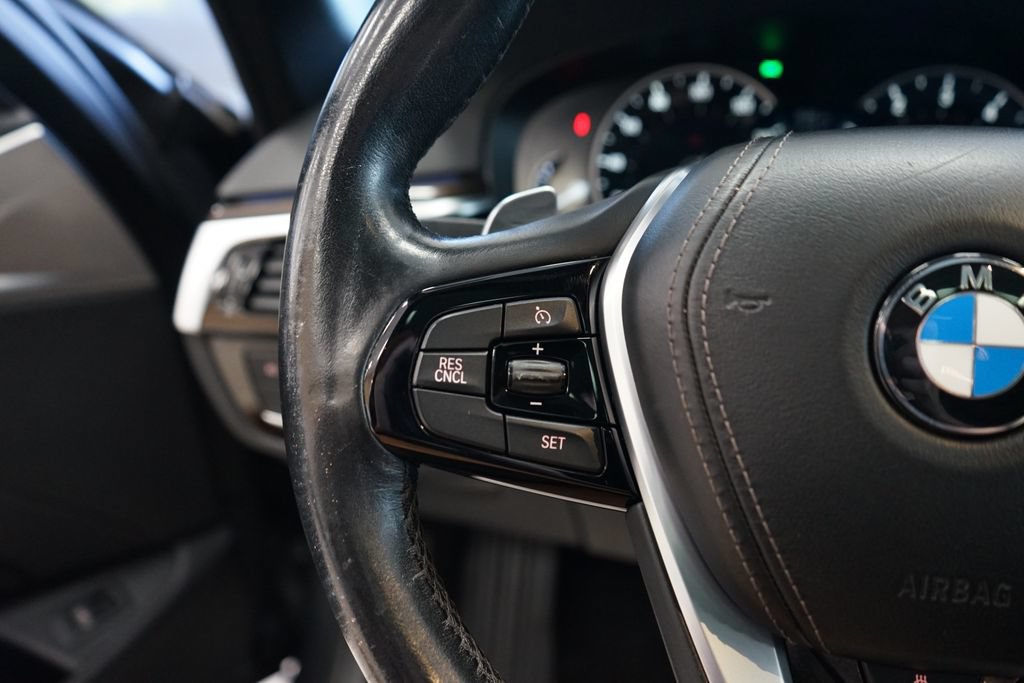 Used 2018 BMW 530i xDrive AWD/4WD image 32