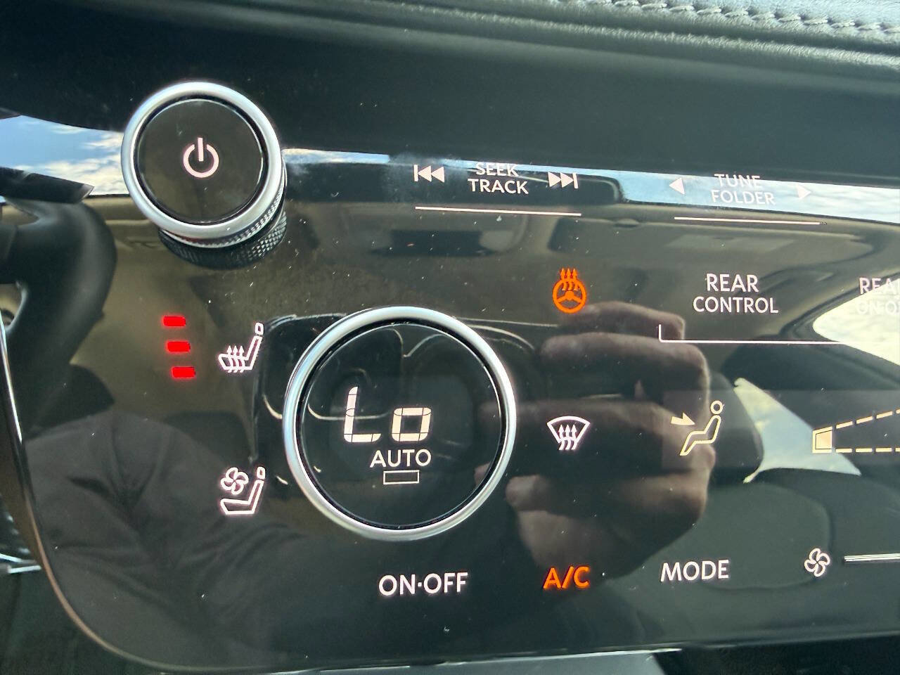 Used 2025 INFINITI QX60 Luxe w/ Vision Package image 47