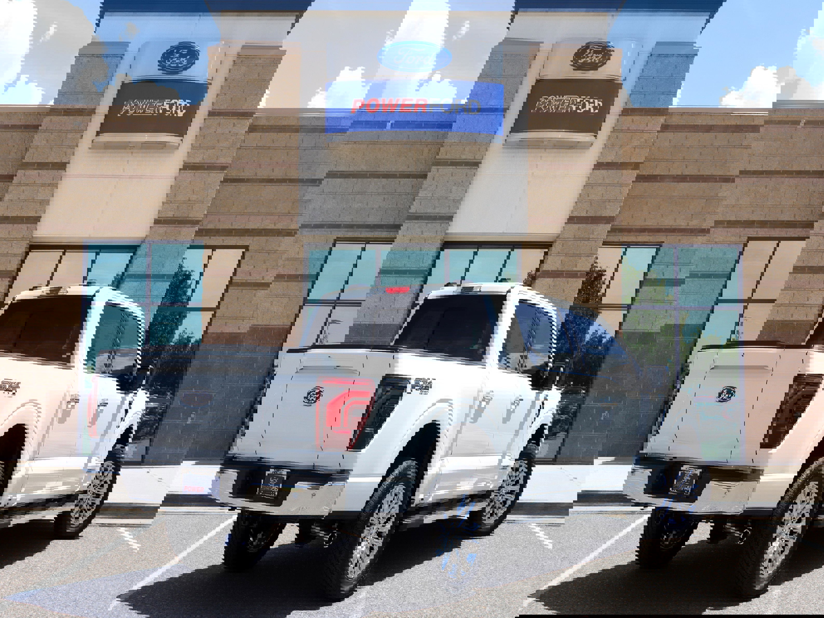 New 2025 Ford F150 Lariat w/ Equipment Group 502A High image 6