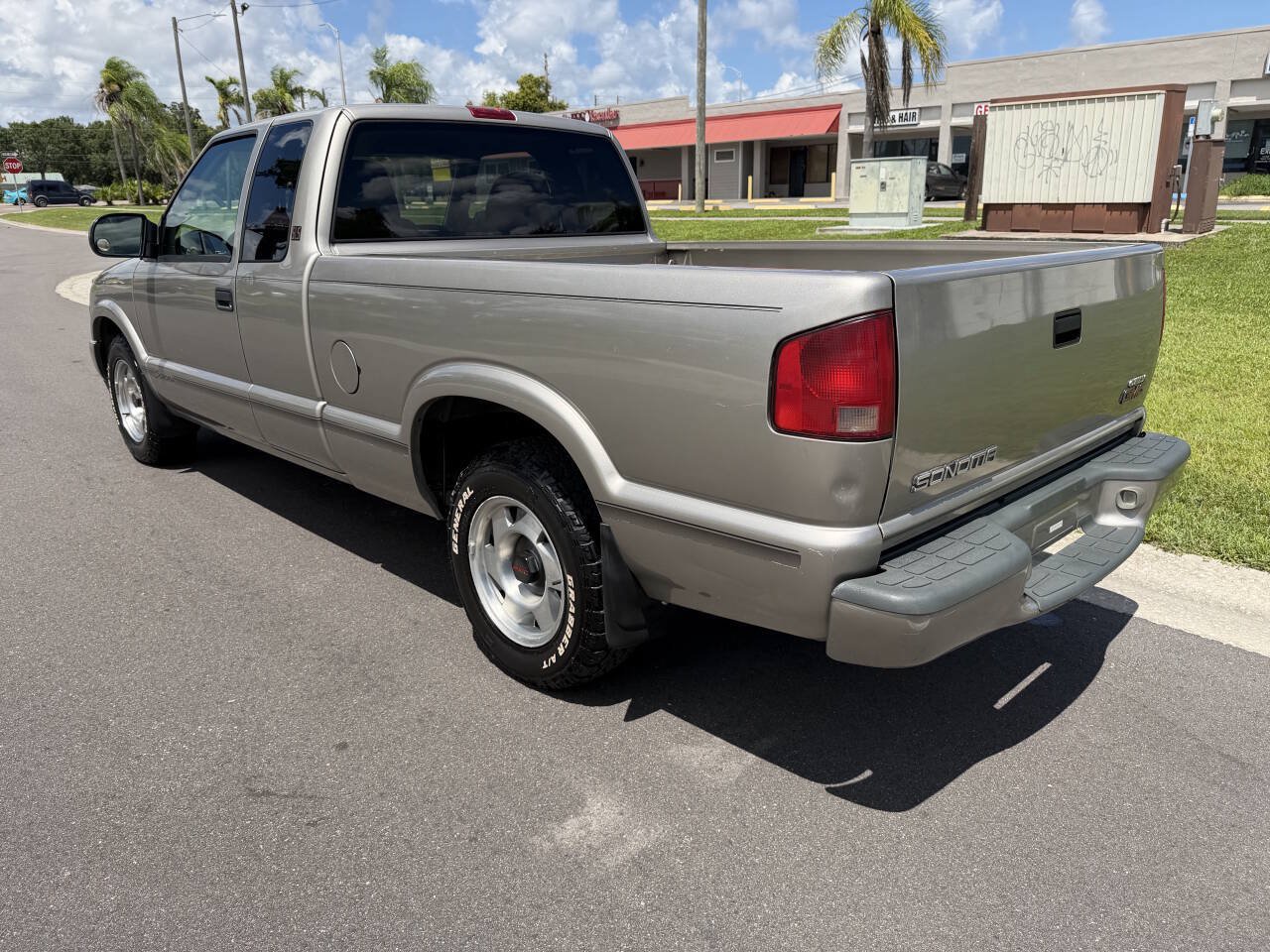Used 1999 GMC Sonoma SLS w/ Super Spec Pkg 3 RWD image 7
