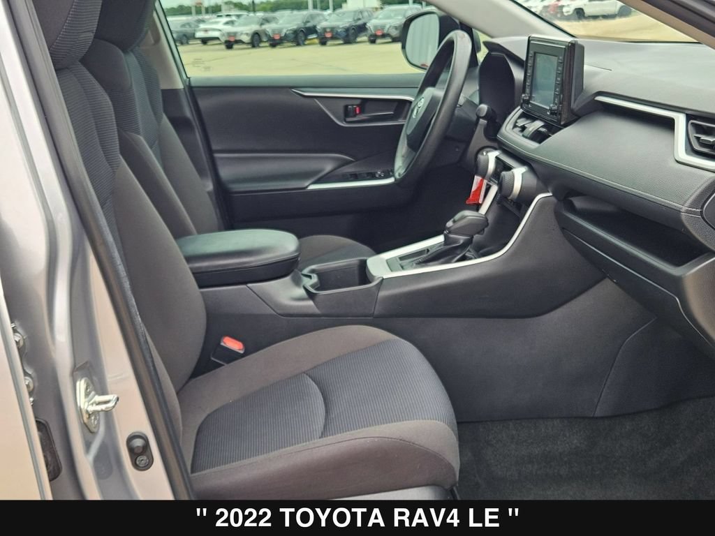 Used 2022 Toyota RAV4 LE FWD image 24