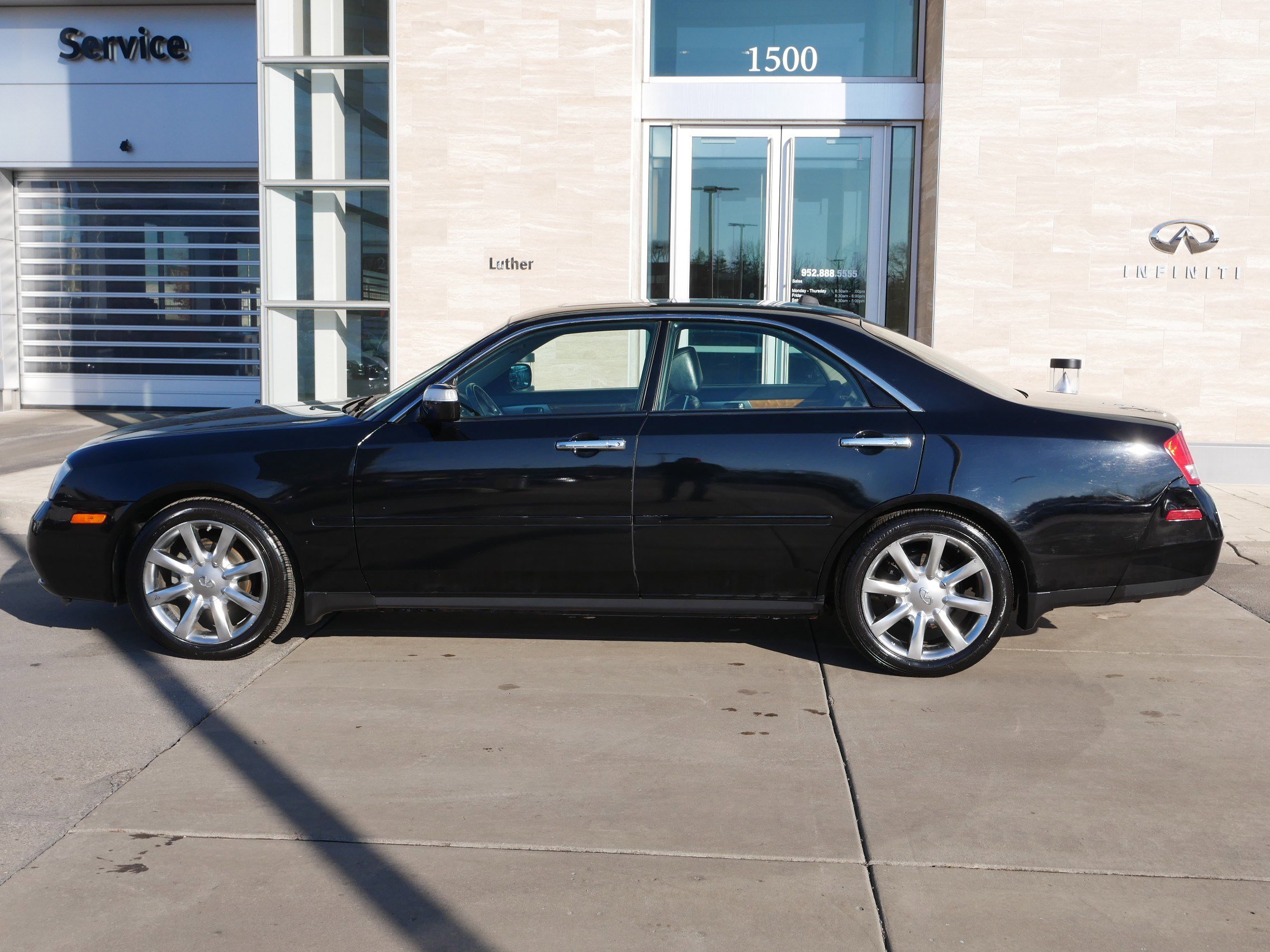Used 2004 INFINITI M45 w/ Technology Pkg image 4