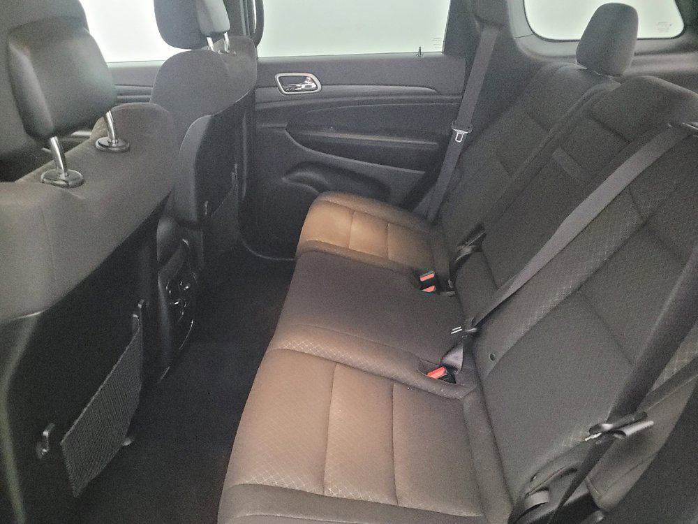 Used 2021 Jeep Grand Cherokee Laredo image 18