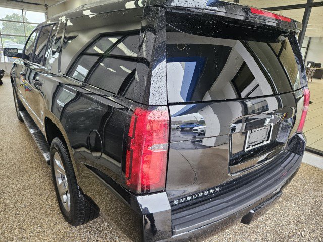 Used 2019 Chevrolet Suburban LT w/ LT Signature Package AWD/4WD image 4