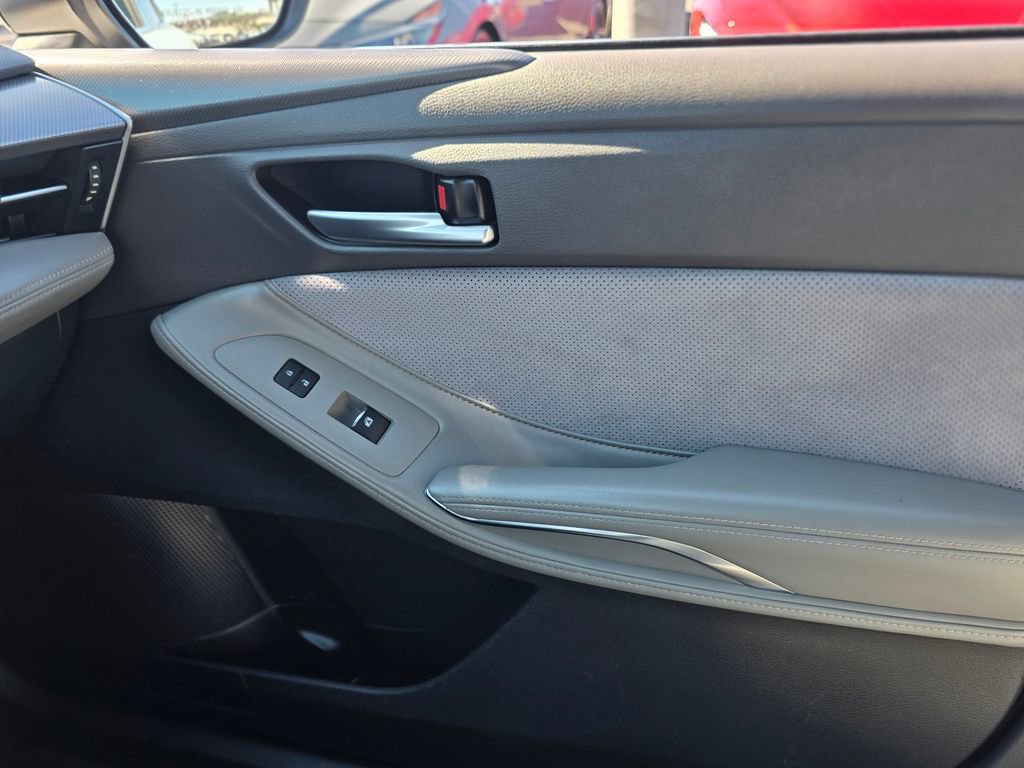 Used 2019 Toyota Avalon Touring w/ Carpet Mat Package image 26