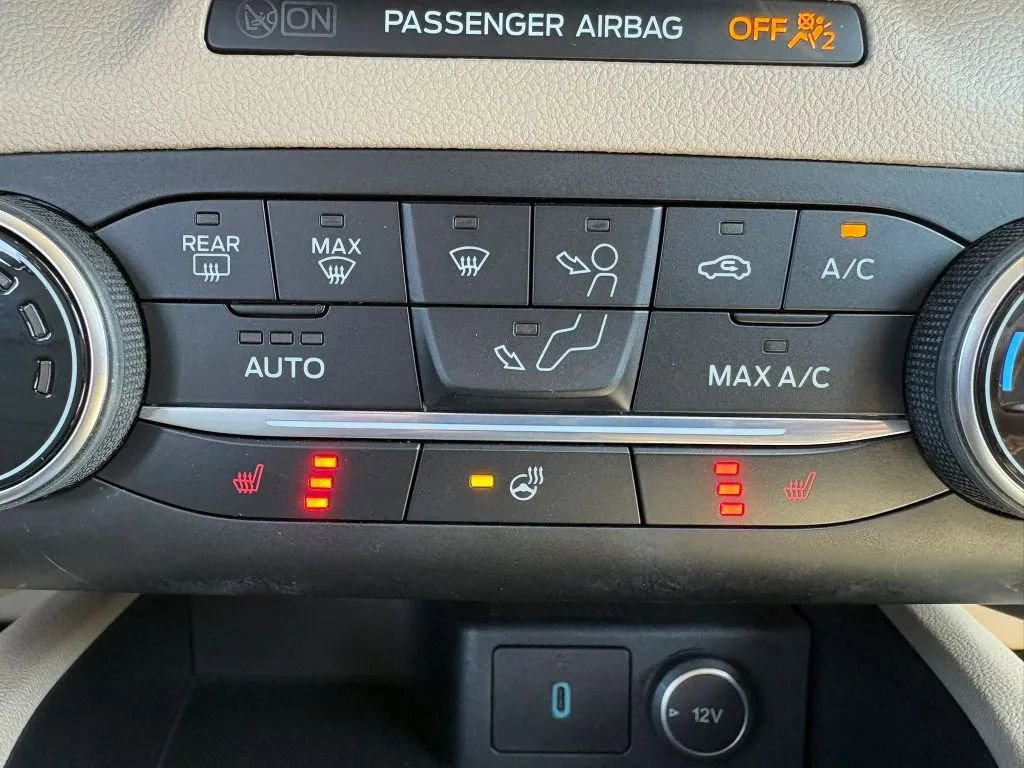 Used 2020 Ford Escape SEL AWD/4WD image 16