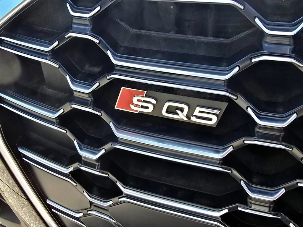 Used 2022 Audi SQ5 Prestige w/ Prestige Package AWD/4WD image 3