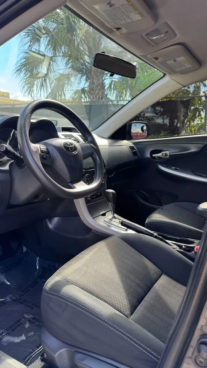 Used 2012 Toyota Corolla S image 7