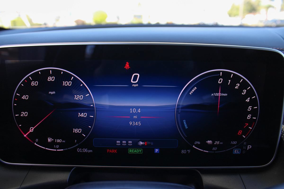 Used 2025 Mercedes-Benz GLC 350e 4MATIC image 29