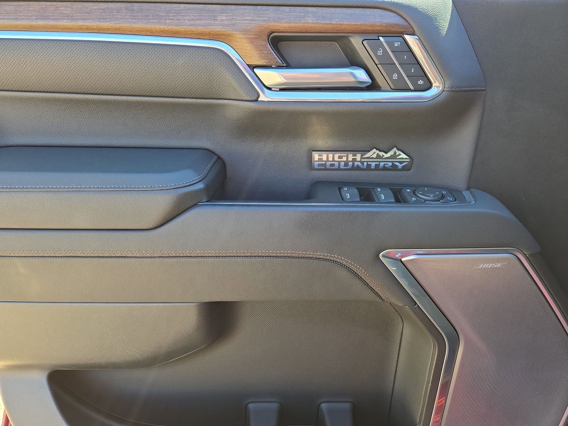 Used 2023 Chevrolet Silverado 1500 High Country w/ High Country Premium Package AWD/4WD image 15