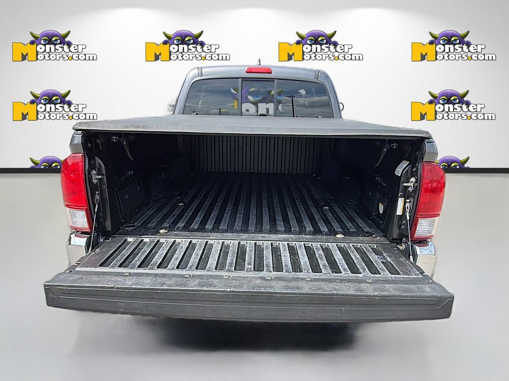 Used 2017 Toyota Tacoma TRD Off-Road AWD/4WD image 28
