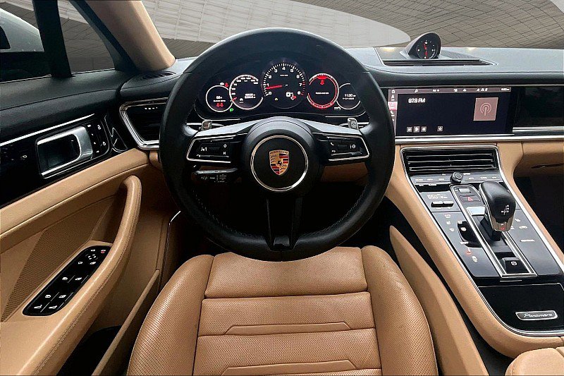 Used 2021 Porsche Panamera image 4