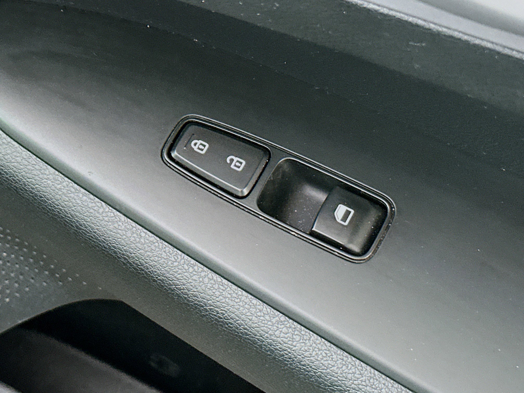 Used 2024 Kia Forte LXS FWD image 28