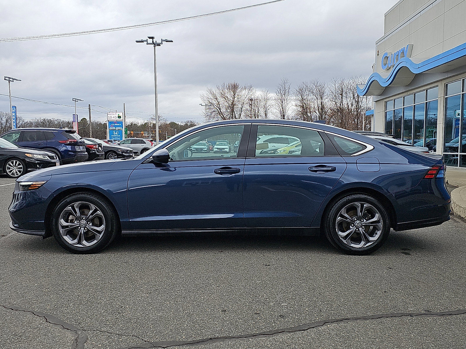 Used 2023 Honda Accord EX image 7