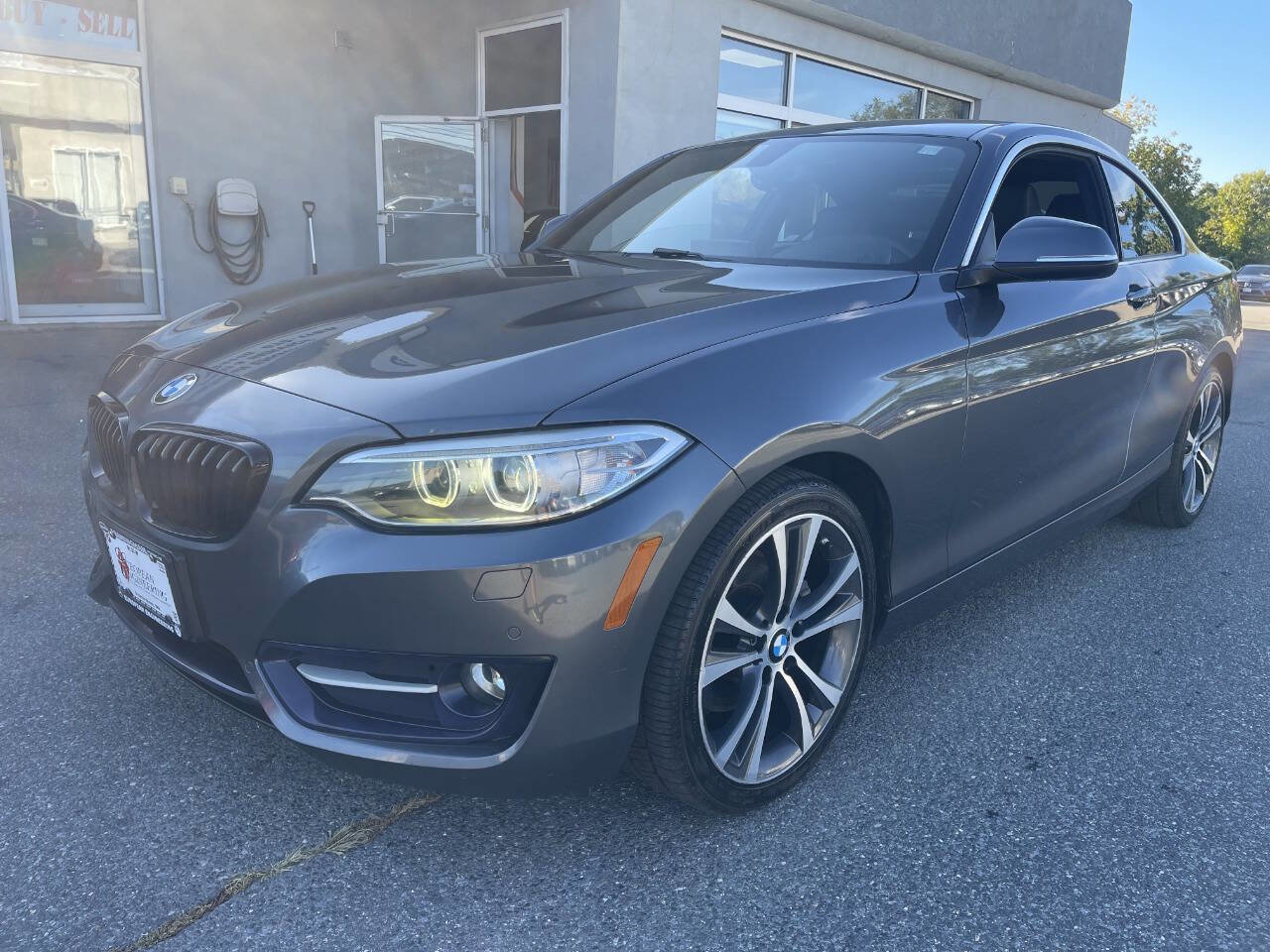 Used 2017 BMW 230i xDrive 230i xDrive AWD 2dr Coupe image 3