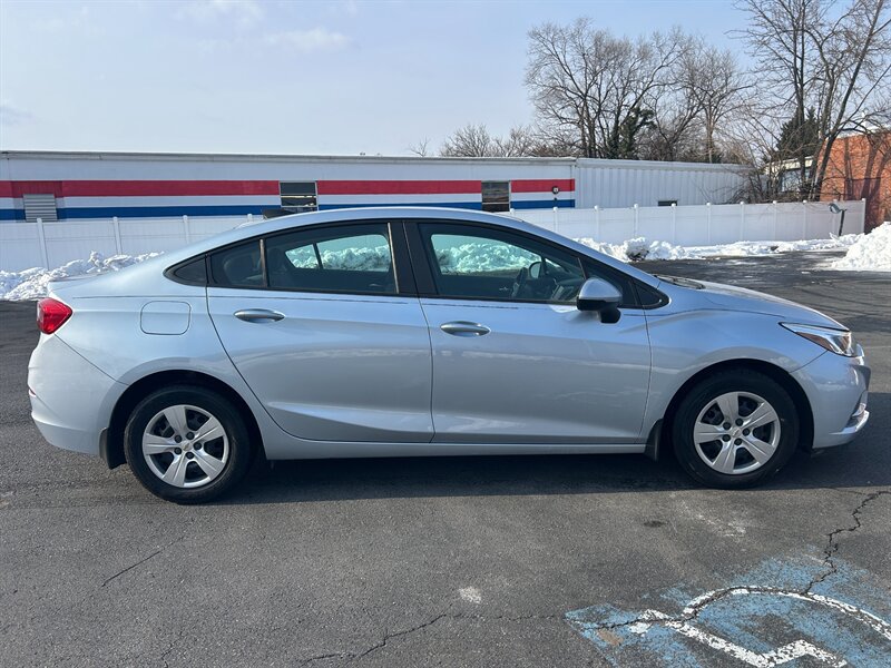 Used 2018 Chevrolet Cruze LS FWD image 2