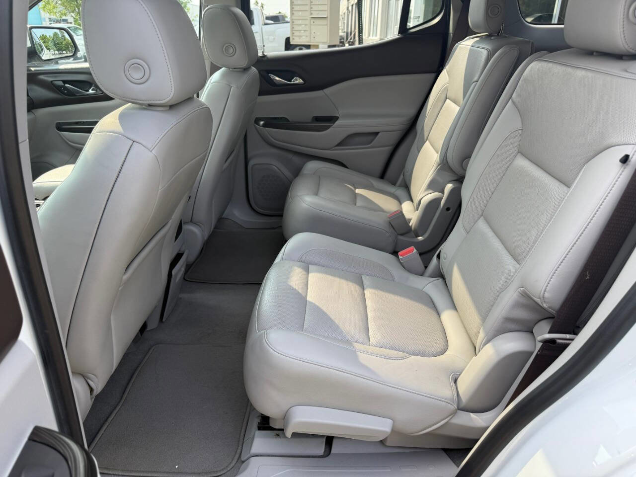 Used 2018 GMC Acadia SLT w/ LPO, Cargo Package image 26