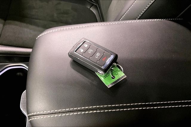 Used 2025 Jeep Grand Cherokee Altitude image 11