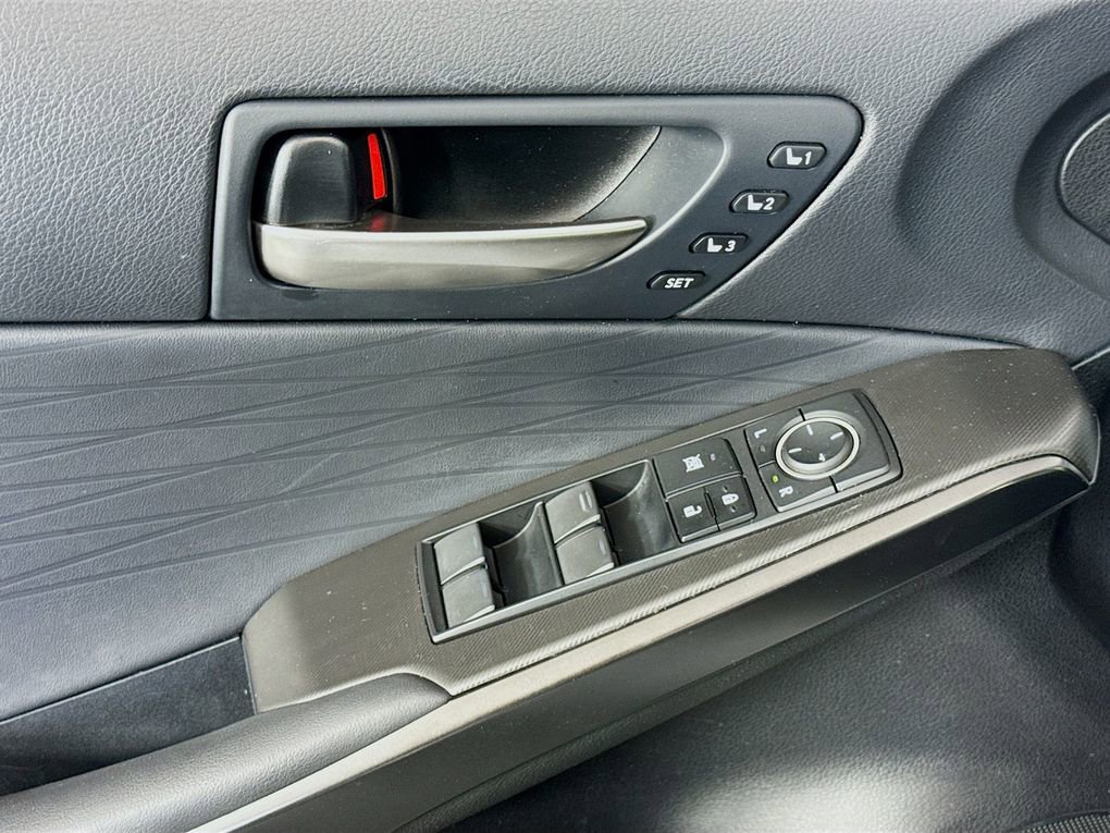 Used 2022 Lexus IS 350 F Sport image 20