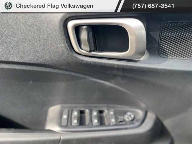 Used 2023 Hyundai Venue SEL w/ Cargo Package image 12