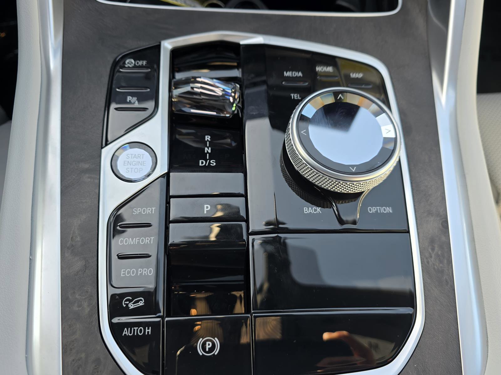 New 2026 BMW X6 xDrive40i w/ Executive Package image 18