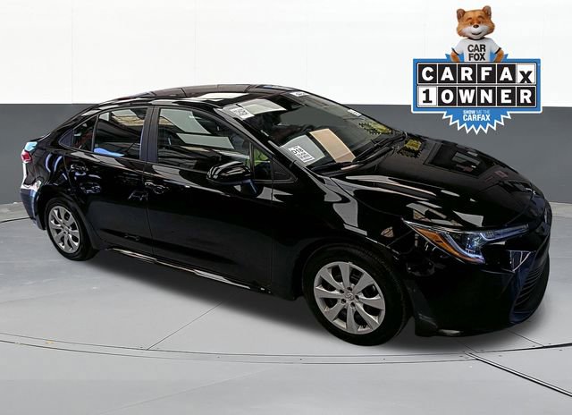 Used 2025 Toyota Corolla LE FWD image 1