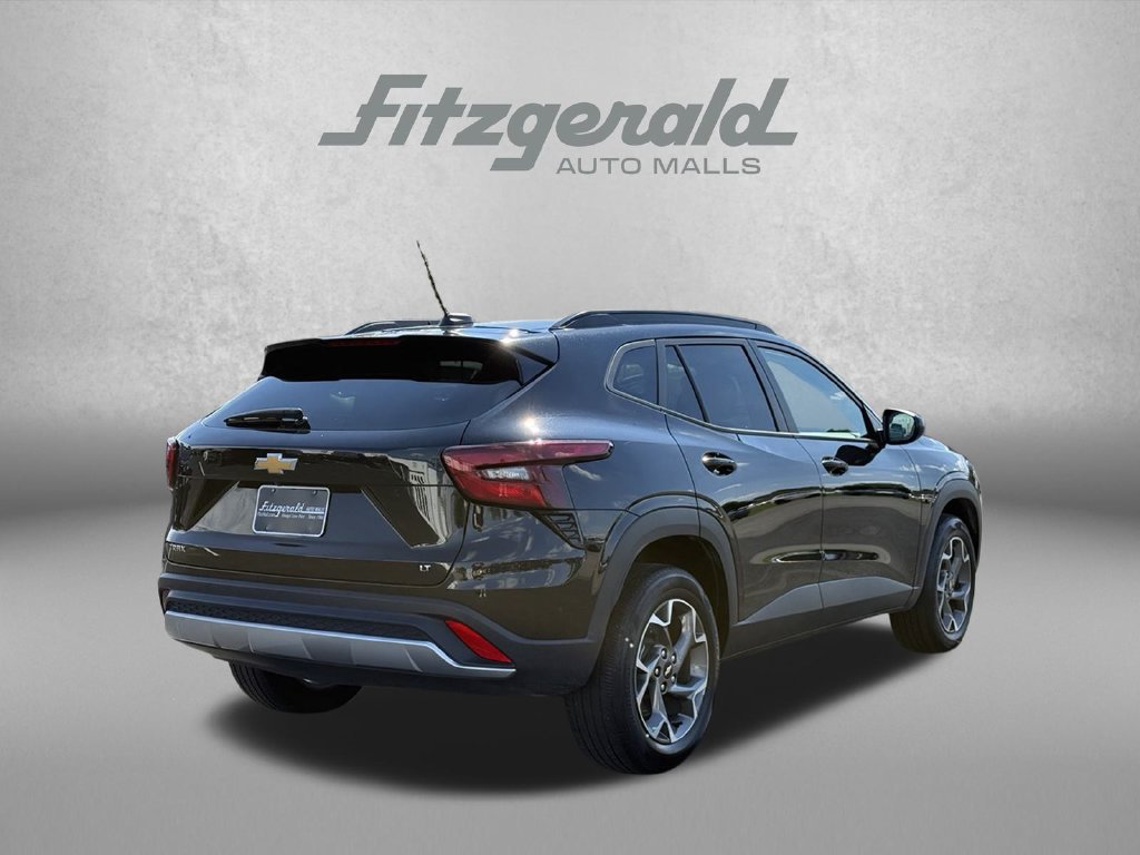 Used 2025 Chevrolet Trax LT FWD image 6