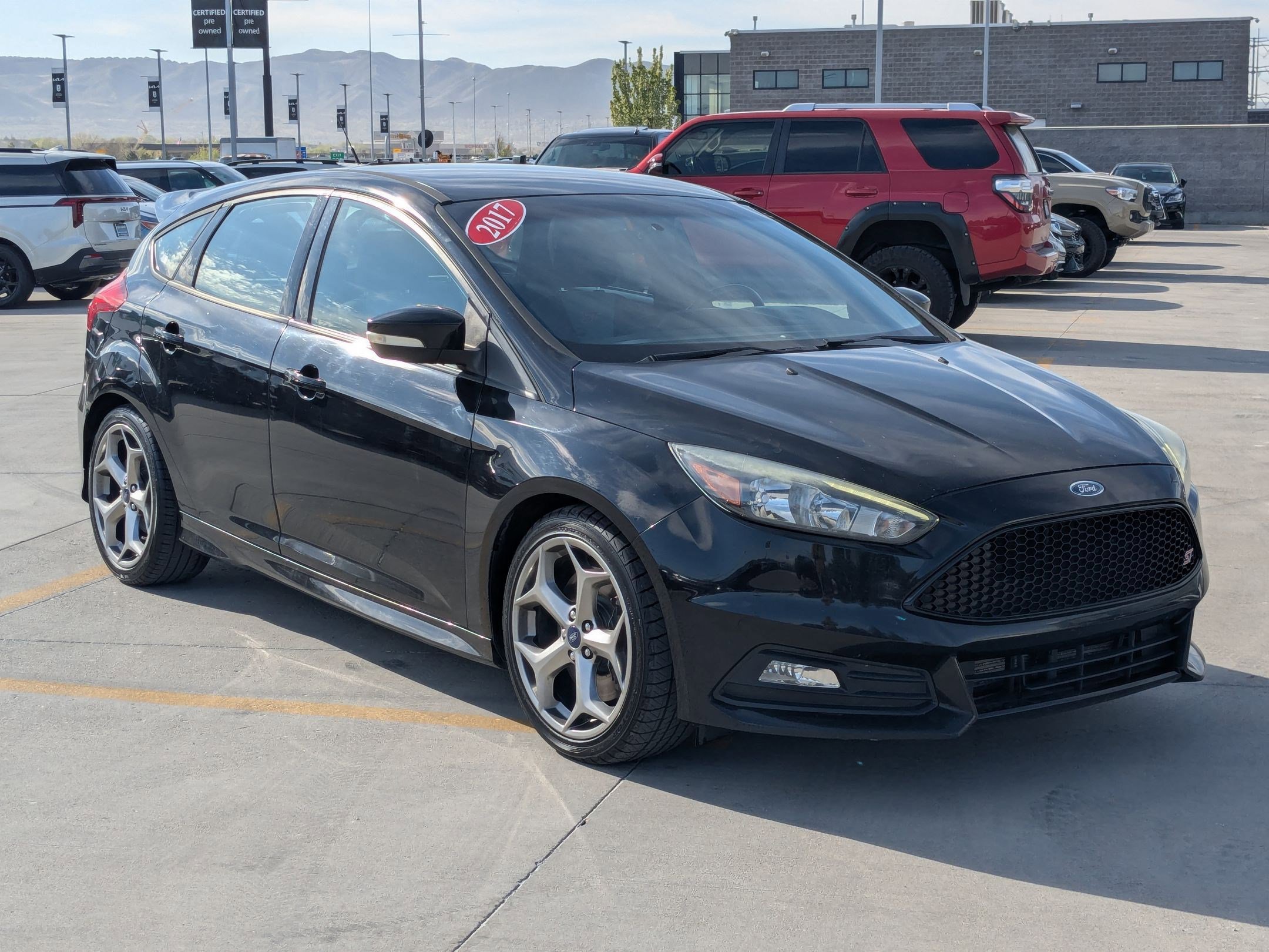 Used 2017 Ford Focus ST image 7