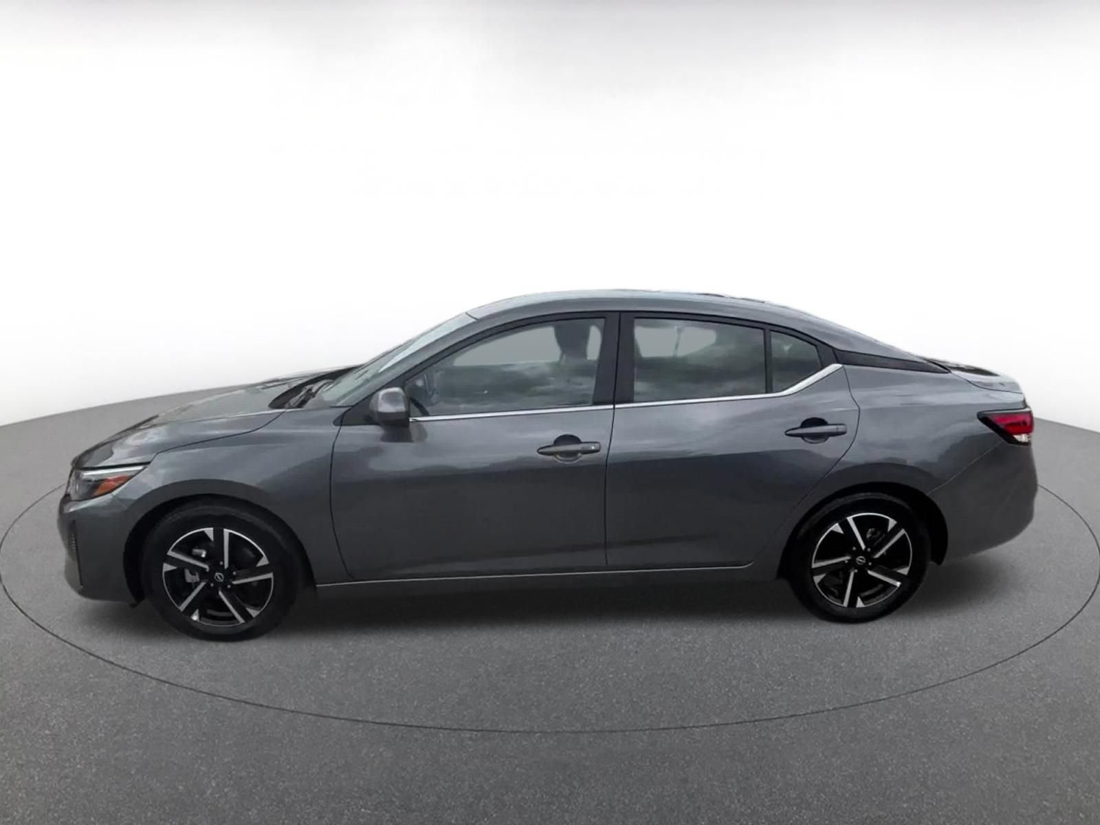 Used 2025 Nissan Sentra SV FWD image 9