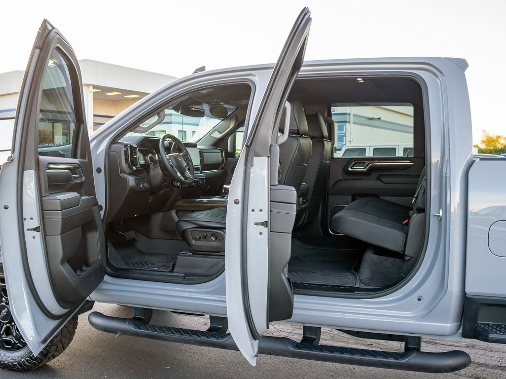 Used 2024 Chevrolet Silverado 3500 LT w/ Z71 Sport Edition image 8