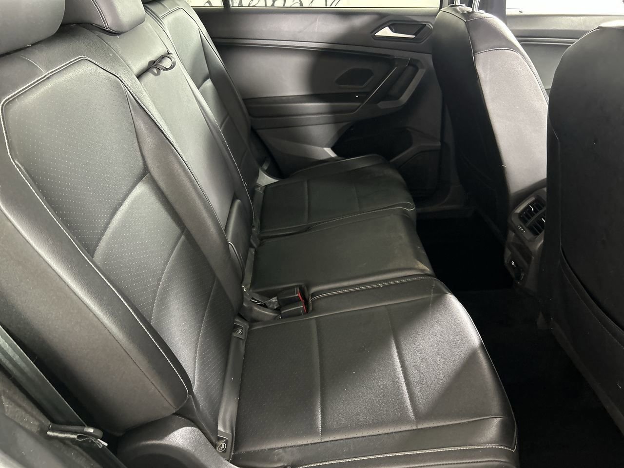 Used 2021 Volkswagen Tiguan SE R-Line image 25