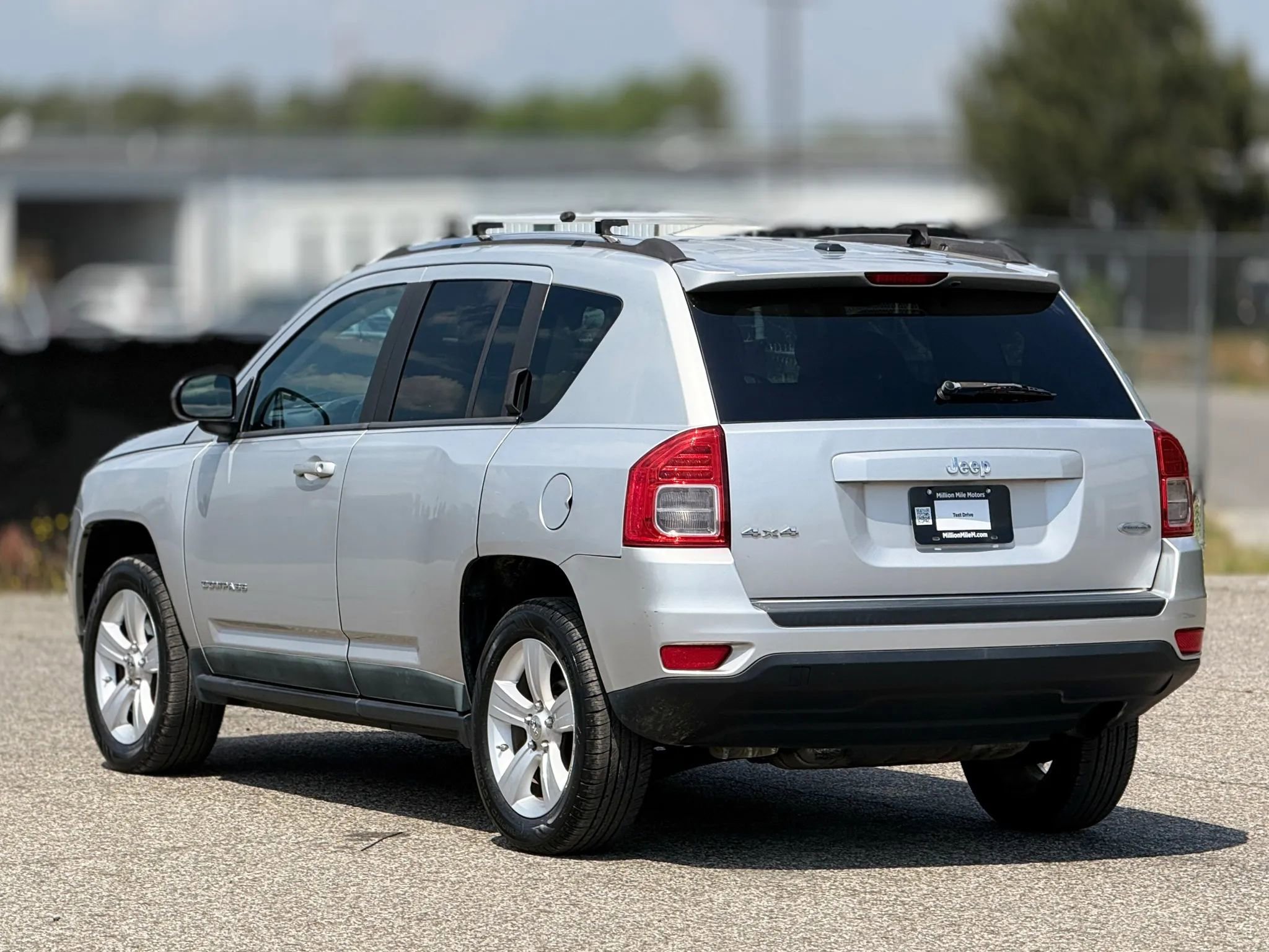 Used 2011 Jeep Compass Latitude w/ Sun/Sound Group AWD/4WD image 10