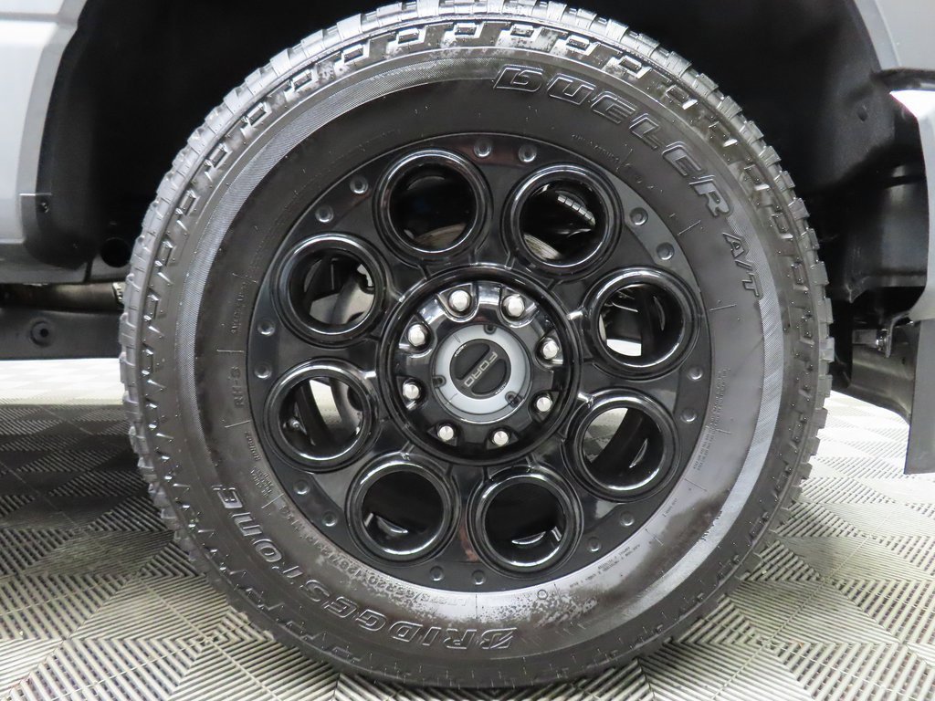 Used 2025 Ford F350 Lariat w/ Black Appearance Package image 8